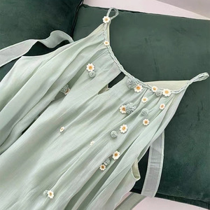 Vestido Verde Leche Sin Tirantes con Bordado de Margaritas, Estampado Floral Transpirable para Turismo y Ocio de Verano - Product Image 4