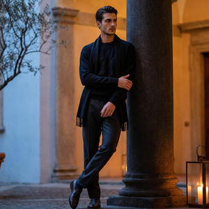 Maglione 100% Lana di Pecora con Monogramma Jacquard Tono su Tono, Servizio Etichetta Personalizzata e Logo, Vendita all'Ingrosso di Piccoli Lotti con Stili Misti - Product Image 3