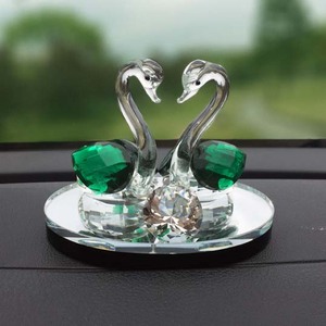 Ornements <span class=keywords><strong>de</strong></span> cygne en cristal <span class=keywords><strong>de</strong></span> <span class=keywords><strong>mariage</strong></span> bon marché pour les <span class=keywords><strong>invités</strong></span> <span class=keywords><strong>de</strong></span> souvenir <span class=keywords><strong>de</strong></span> <span class=keywords><strong>mariage</strong></span> - Product Image 5