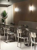 Chaise de salle à manger commerciale en acier inoxydable 304 avec dossier, ensemble de chaises modernes et minimalistes pour cafés, restaurants et salons de thé en extérieur