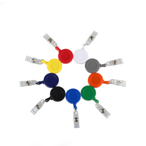 Porte-badge <span class=keywords><strong>de</strong></span> nom <span class=keywords><strong>de</strong></span> couleurs assorties, clip <span class=keywords><strong>de</strong></span> Logo personnalisé, en plastique, porte-carte d'identité rétractable d'infirmière, bobines d'insigne en gros - Product Image 3