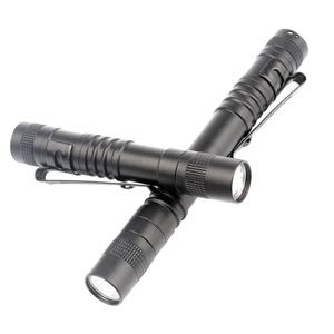 Penna Medica Portatile per Dottori e Infermieri, Torcia Tascabile in Lega di Alluminio, Mini Torcia Riutilizzabile - Product Image 4