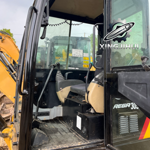 Excavatrice Caterpillar 305.5E2 d'occasion, marque japonaise d'origine, 5,5 tonnes, petite taille, chenilles en caoutchouc. - Product Image 3