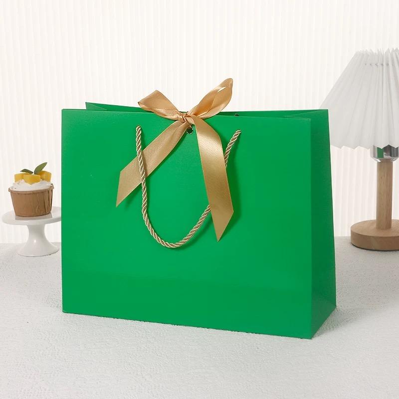 สีเขียว