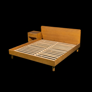 Cama de madera maciza de diseño moderno de Tessa King Midcentury Color roble natural - Product Image 1