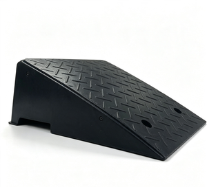 SW SW-CRA01 Rampa Portátil de Goma Antipresión para Bordillos, 480*340*100mm, Capacidad 5000kg, Velocidad de Tráfico 1-5 mph, Hormigón - Product Image 6