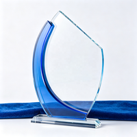 Trophée en cristal bleu incurvé personnalisé gravé au laser, souvenir de récompense pour réunion annuelle, cadeau, prix en verre, plaque de récompense en cristal