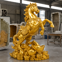 Sculpture de cheval doré en résine peinte à la main, art artistique personnalisé, statue Feng Shui pour la richesse, décoration d'hôtel, de bureau et de villa