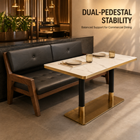 Banc de style moderne avec coussins capitonnés et structure en bois pour restaurant, banquette double pour café et hôtel