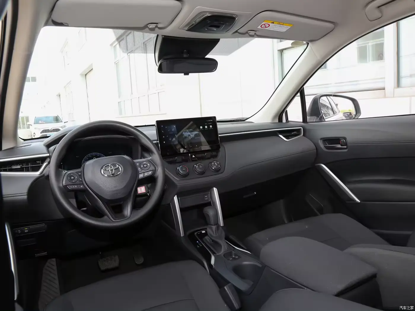 سيارة تويوتا كورولا كروس إصدار البائونر 2.0L إصدار 2024، سيارة تويوتا كورولا كروس FWD بالتحكم اليسرى 5 مقاعد مدمجة رياضية متعددة الأغراض