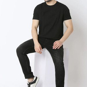 T-shirt homme uni, style personnalisé, tissu confortable, fabrication pakistanaise, vêtements décontractés pour l'été, en vente. - Product Image 2