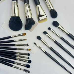 ชุดแปรงแต่งหน้าขนสังเคราะห์วีแกน 18 ชิ้น ด้ามไม้ สำหรับแต่งหน้าใบหน้า ตา แป้ง รองพื้น อายแชโดว์ สีสันตามสั่ง ชุดแปรงเครื่องสำอาง - Product Image 6