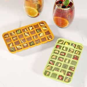 Molde para Cubitos de Hielo Cuadrado de Plástico, Apto para Alimentos, Seguro para Congelador, Caja de Almacenamiento para Hacer Hielo en Casa - Product Image 4