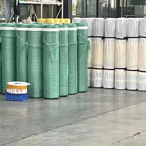 Filet de mise en balle rond PEHD 3500m rouleaux d'emballage de filet de balles de palette pour le foin <span class=keywords><strong>Rap</strong></span> Plaststraw Net Wrap - Product Image 1