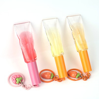 Private Label Lip Oil Fruit Pendant Glansrijke Transparante Fijne Glans Hydraterende Lipgloss Sleutelhanger