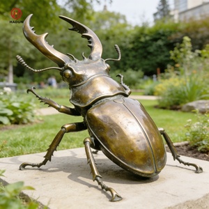 Escultura de Escarabajo Rinoceronte de Bronce Grande HADUN, Decoración Artística de Insecto Realista para Jardín, Parque y Paisajismo - Product Image 5