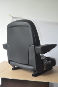 Venta caliente Nuevo Tipo de PVC Tractor Asiento de conductor negro Uso al aire libre Tractor Asiento de carretilla elevadora para agricultura - Product Image 5