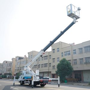 Camión de Trabajo Aéreo Isuzu con Brazo Telescópico de 4 Secciones y 24 m, Euro 6, para Mantenimiento de Alumbrado Público Municipal - Product Image 5
