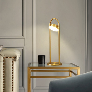 Lámpara de Mesa Nórdica Minimalista de Cobre, Lámpara de Lectura de Cabecera Moderna y Lujosa, Lámparas de Mesa de Cobre de Alta Gama Populares - Product Image 1