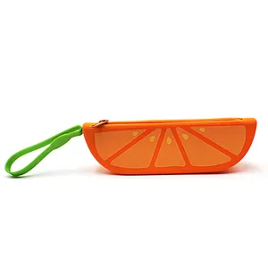 カスタムロゴオレンジかわいい子供用ペンシルケース機能的なステーショナリーシリコンペンシルバッグストラップ付き