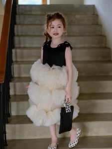 Abito da Principessa per Bambine con Design Floreale a Rosa, Gonna Soffice e Volant per Feste di Compleanno - Product Image 3