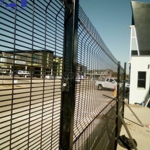 Haute sécurité 358 clôture anti-escalade <span class=keywords><strong>vue</strong></span> dégagée panneaux en maille dense <span class=keywords><strong>pour</strong></span> aéroport ferroviaire prison sécurité clair clôture porte treillis - Product Image 2