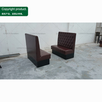 Ensemble de sièges de restaurant en cuir PU brun foncé avec table à manger en bois noir pour café, bistrot, restaurant, mobilier commercial