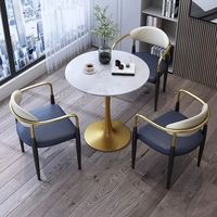 Chaise de table à manger moderne de thé au lait haut de gamme pour la maison, restaurant, accoudoir de luxe léger, dossier en métal, célèbre Internet