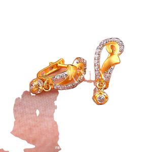 Pendientes de Oro con Diamantes de Diseño para Mujer, Elegantes para Fiestas y Bodas - Product Image 1