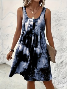 เดรสผ้าโพลีเอสเตอร์พิมพ์ลายมัดย้อมทรงปล่อยชายกระโปรงยาวคลุมเข่า คอกลม แขนกุด สไตล์ลำลองสำหรับผู้หญิง ซัมเมอร์ 2026 - Product Image 6