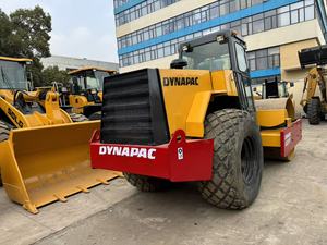 Compacteur routier vibrant à tambour unique mécanique Dynapac CA251D de 12 tonnes pour travaux routiers en Suède - Product Image 3