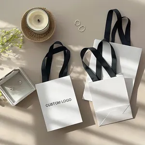 Luxus Mini Geschenk Schmuck Papier Einkaufstasche Benutzer definierte weiße Papiertüten mit Ihrem eigenen Logo