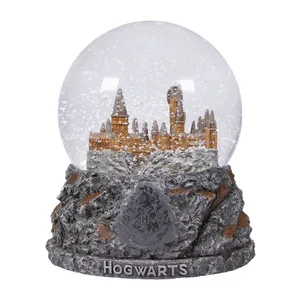 Haute qualité usine personnalisée films magiques britanniques décoratif résine Globe d'eau Miniature Anime château verre boule de neige - Product Image 1