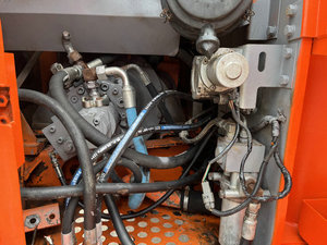 Mini-excavatrice Hitachi ZX60 d'occasion de haute qualité du Japon, type chenillé, moteur, pompe, roulement, modèle 2024, excellent état, prix réduit - Product Image 6