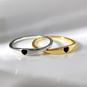 Bague Minimaliste en Or Plaqué 18K avec Cœur Noir Émaillé pour Femme – Idée Cadeau - Product Image 3