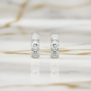 Orecchini E4199 in Oro Bianco con Diamanti Taglio Brillante Rotondo Colore D Naturali Classici da Donna per Uso Quotidiano - Product Image 2