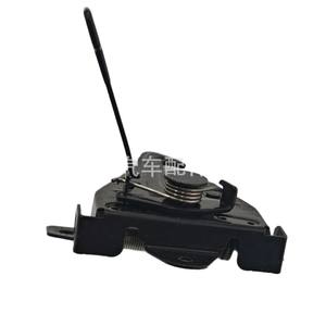 ฮุนได ฮูดล็อค 81130-2B200 สำหรับซานตาเฟ่ 2009-2012 อะไหล่ทดแทนวัสดุเหล็ก - Product Image 1