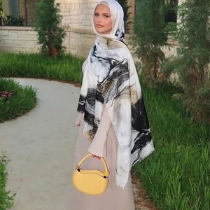 Nouvelle Arrivée : Écharpes Carrées Polyvalentes en Fausse Cachemire, Style Luxe, Minimalistes et Tendance – Vente en Gros <span class=keywords><strong>de</strong></span> Foulards et Châles - Product Image 1