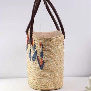 Usine En Gros Petits Femmes Vintage Style Sacs <span class=keywords><strong>De</strong></span> Plage <span class=keywords><strong>Pas</strong></span> <span class=keywords><strong>Cher</strong></span> Couleur Naturelle Mer Herbe Fourre-Tout Manipulé Usage Quotidien Paille Sacs <span class=keywords><strong>De</strong></span> Plage - Product Image 3
