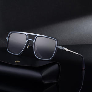 Gafas de sol con montura cuadrada Topfashion para hombre, de plástico negro y metal, protección UV400, para conducir al aire libre, clase 2. - Product Image 3