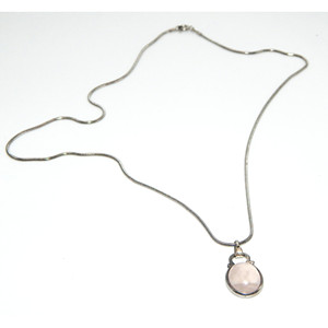 Cadena de serpiente lisa de plata esterlina. 925 con cuarzo blanco lechoso ovalado - Product Image 1