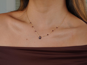 Collar Zooying con Gema Pequeña y Delicada de Granate Natural en Forma de Lágrima, Joyería Pequeña, Collar con Piedra de Nacimiento de Enero - Product Image 4