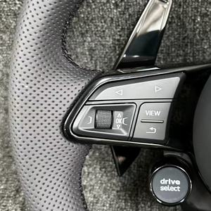 Volant de direction de voiture en fibre de carbone personnalisé pour <span class=keywords><strong>Audi</strong></span> TT R8 TTRS TTS MK2 MK3 Rs7 Rs6 Rs5 RS4 RS3 S4 S5 S6 S7 A4 A6 - Product Image 4