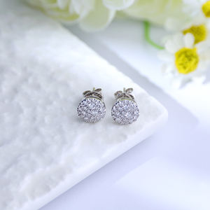 Boucles d'oreilles tendance en or blanc massif 18 carats avec diamants naturels, bijoux pour femmes, idéales pour les fêtes, les mariages, le quotidien, ou comme cadeau. - Product Image 3