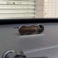 Fabricants sur mesure OEM diffuseurs d'arômes Clips Parfum de voiture Parfum en alliage de zinc Rafraîchisseur d'air pour voiture Clip pour bouche d'aération Diffuseur de parfums