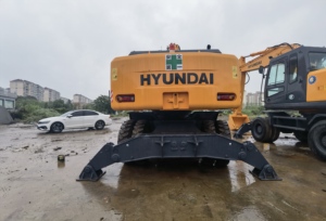 Excavatrice sur pneus Hyundai 210w-7 d'occasion, 21 tonnes, équipement lourd d'occasion, prix bas, avec garantie d'un an - Product Image 2