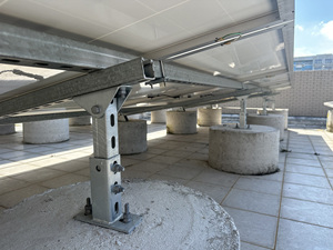 Système de fixation par crochets pour panneaux solaires sur toit incliné pour construction photovoltaïque - Product Image 4