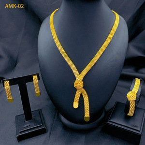 Conjunto de Joias Indianas de Luxo Banhadas a Ouro 24k Saudita para Festas e Casamentos com Franjas Longas - Product Image 6