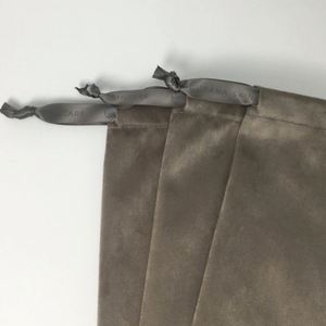 Pochette en velours de luxe avec logo personnalisé pour collier et bague, sac à bijoux recyclable avec cordon de serrage, options de taille et de couleur pour cadeau - Product Image 2