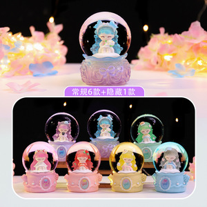 Caja Sorpresa de Bolas de Cristal con Diseño de Dibujos Animados, Decoración Creativa para Escritorio, Regalo para Mejores Amigos - Product Image 1